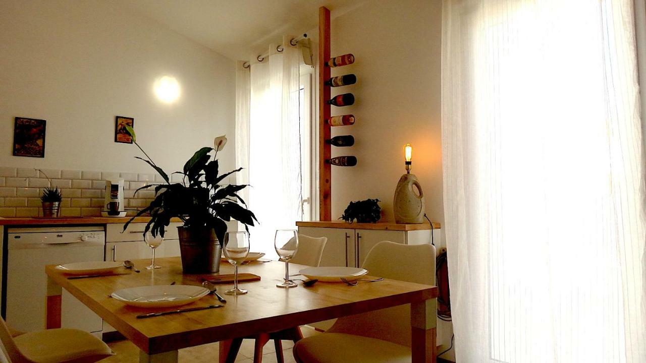 Gite Blanco Y Madera นาร์บอนน์ ภายนอก รูปภาพ