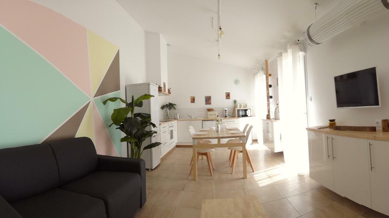 Gite Blanco Y Madera นาร์บอนน์ ภายนอก รูปภาพ
