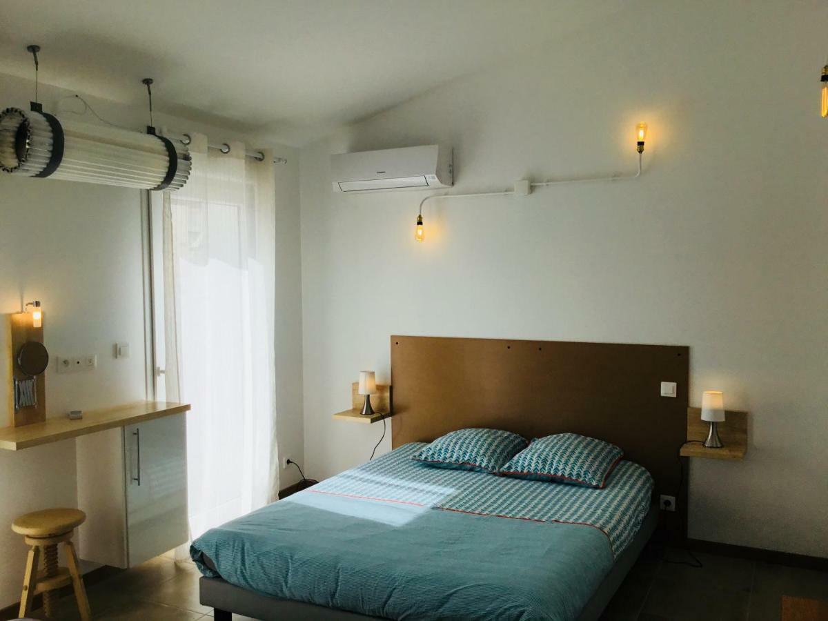 Gite Blanco Y Madera นาร์บอนน์ ภายนอก รูปภาพ